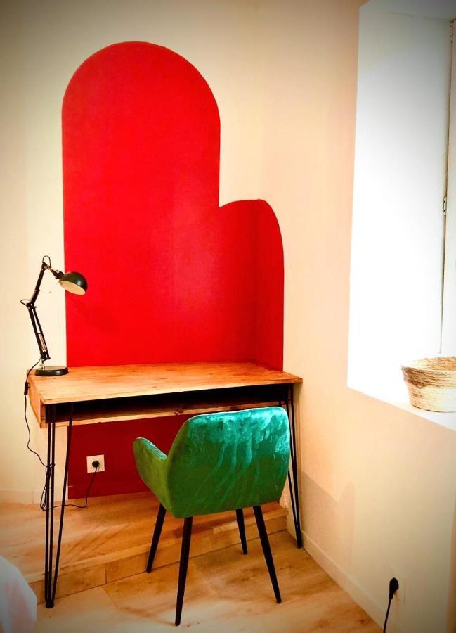 Une maison design dans le centre ville Foix Extérieur photo