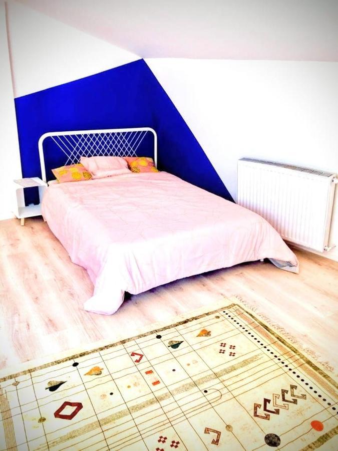 Une maison design dans le centre ville Foix Extérieur photo