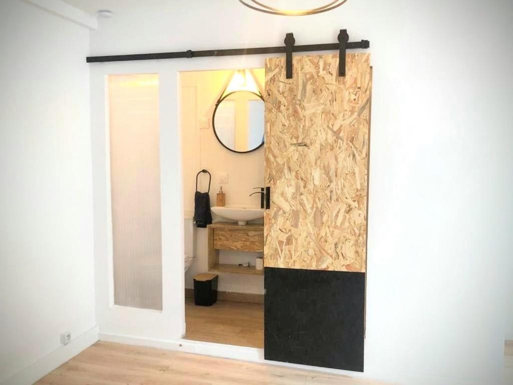 Une maison design dans le centre ville Foix Extérieur photo